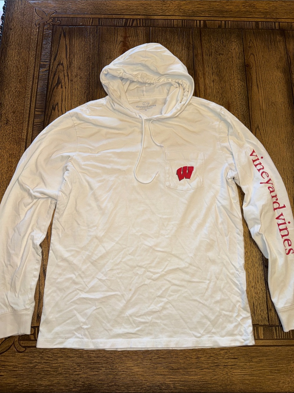 Vineyard Vines Wisconsin Badgers White Long-Sleeve Hoodie